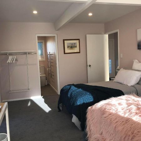 Allie'S Hill Top Haven Bed & Breakfast 旺格努伊 外观 照片